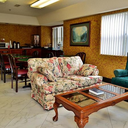 Executive Inn Opp Екстериор снимка