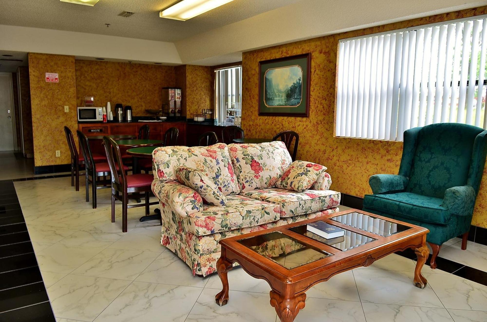 Executive Inn Opp Екстериор снимка