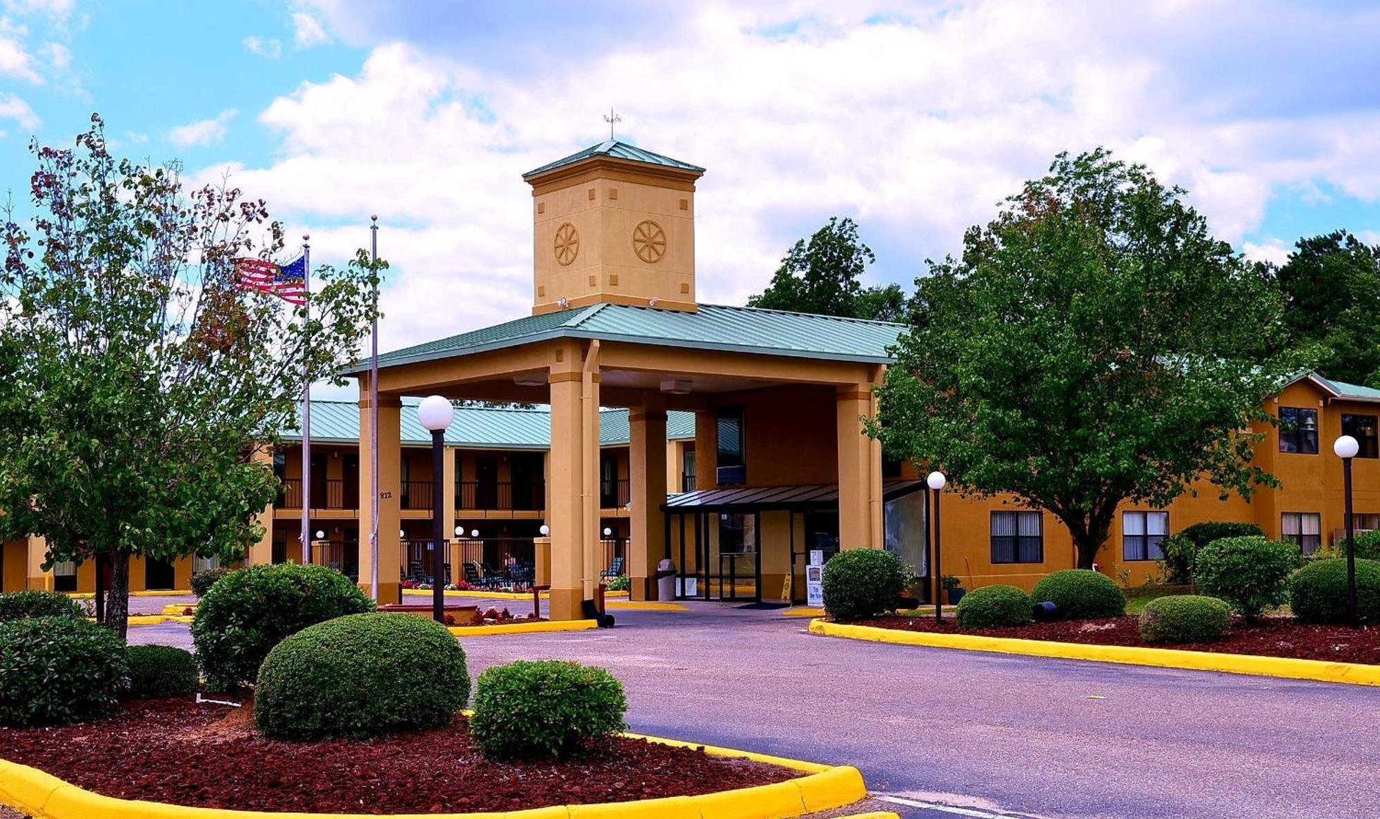 Executive Inn Opp Екстериор снимка