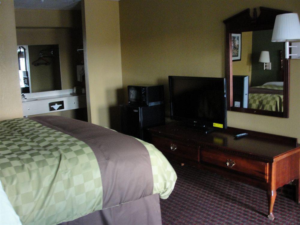 Executive Inn Opp Екстериор снимка