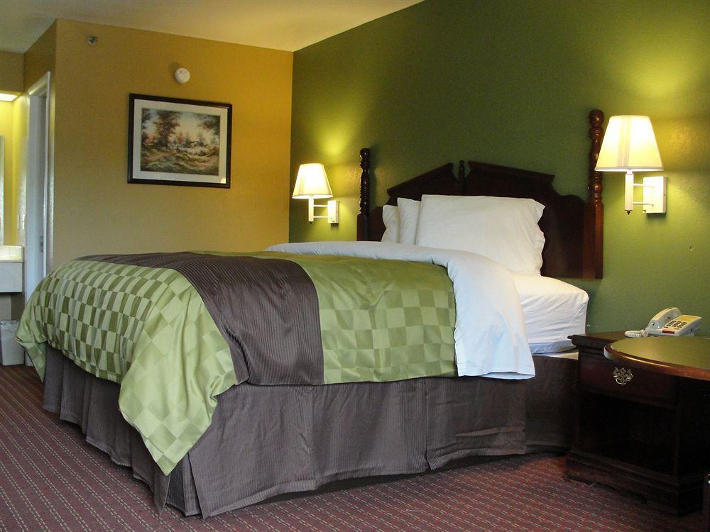 Executive Inn Opp Екстериор снимка