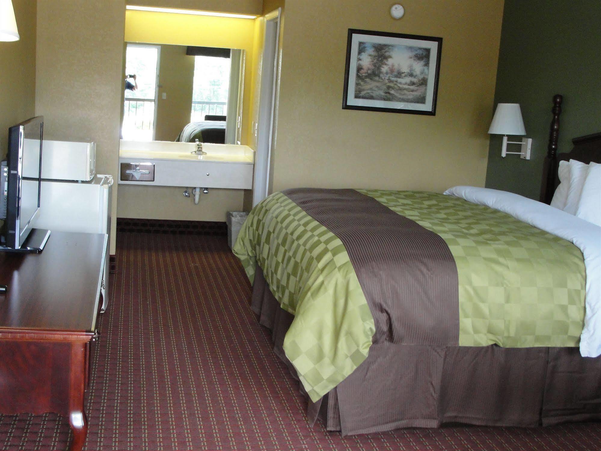 Executive Inn Opp Екстериор снимка