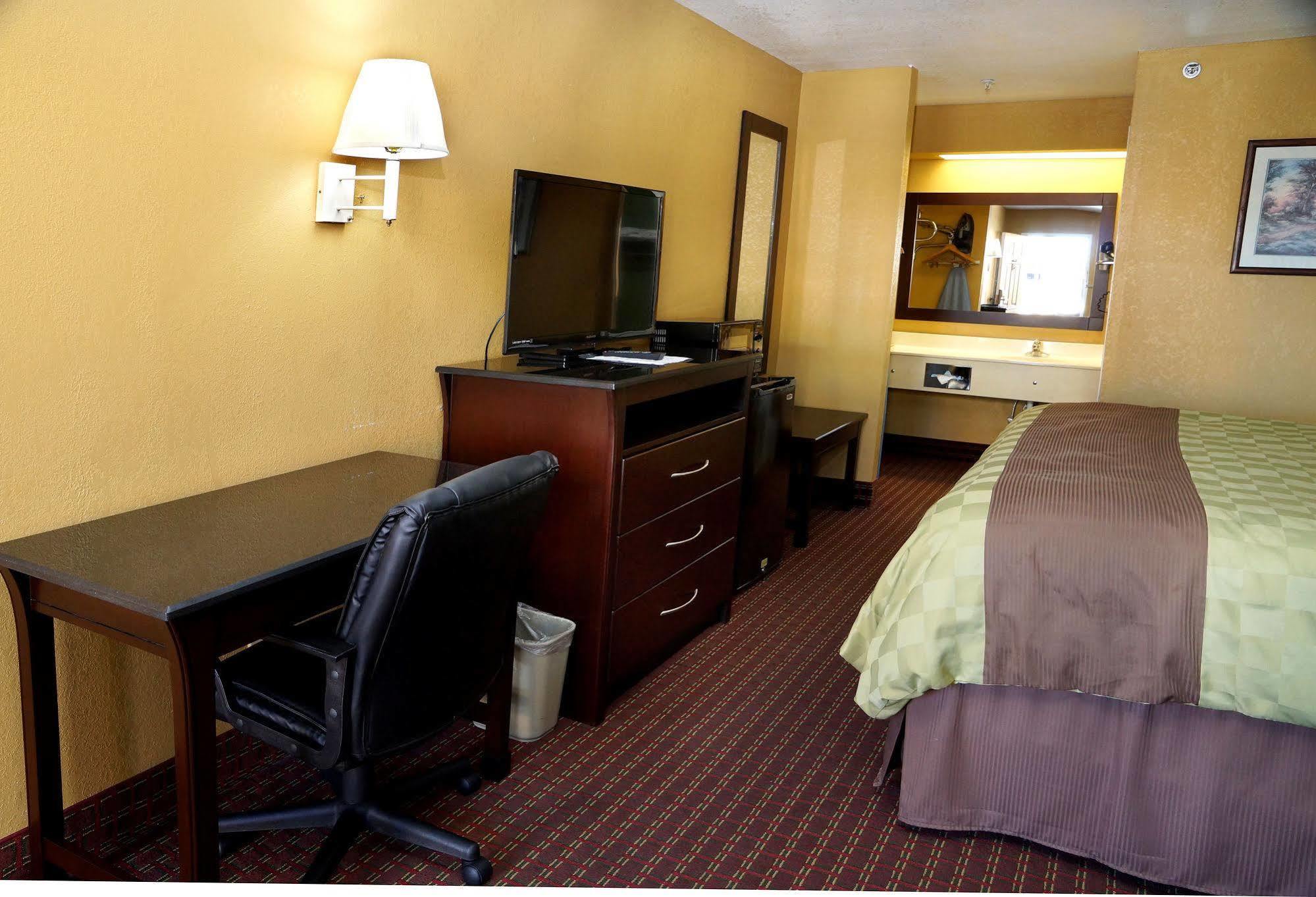 Executive Inn Opp Екстериор снимка