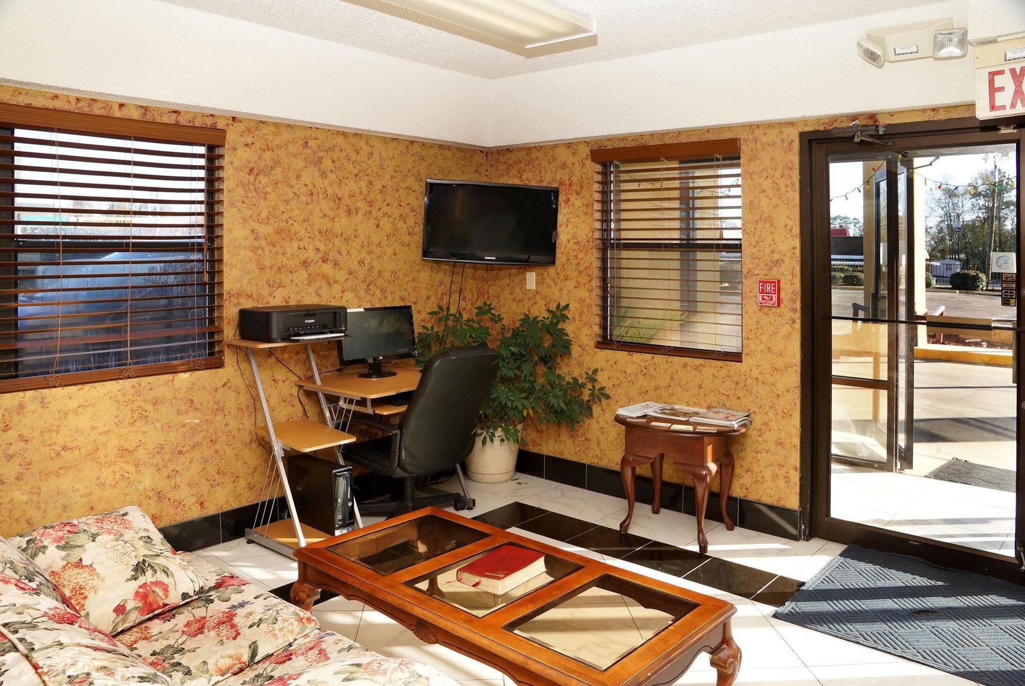 Executive Inn Opp Екстериор снимка