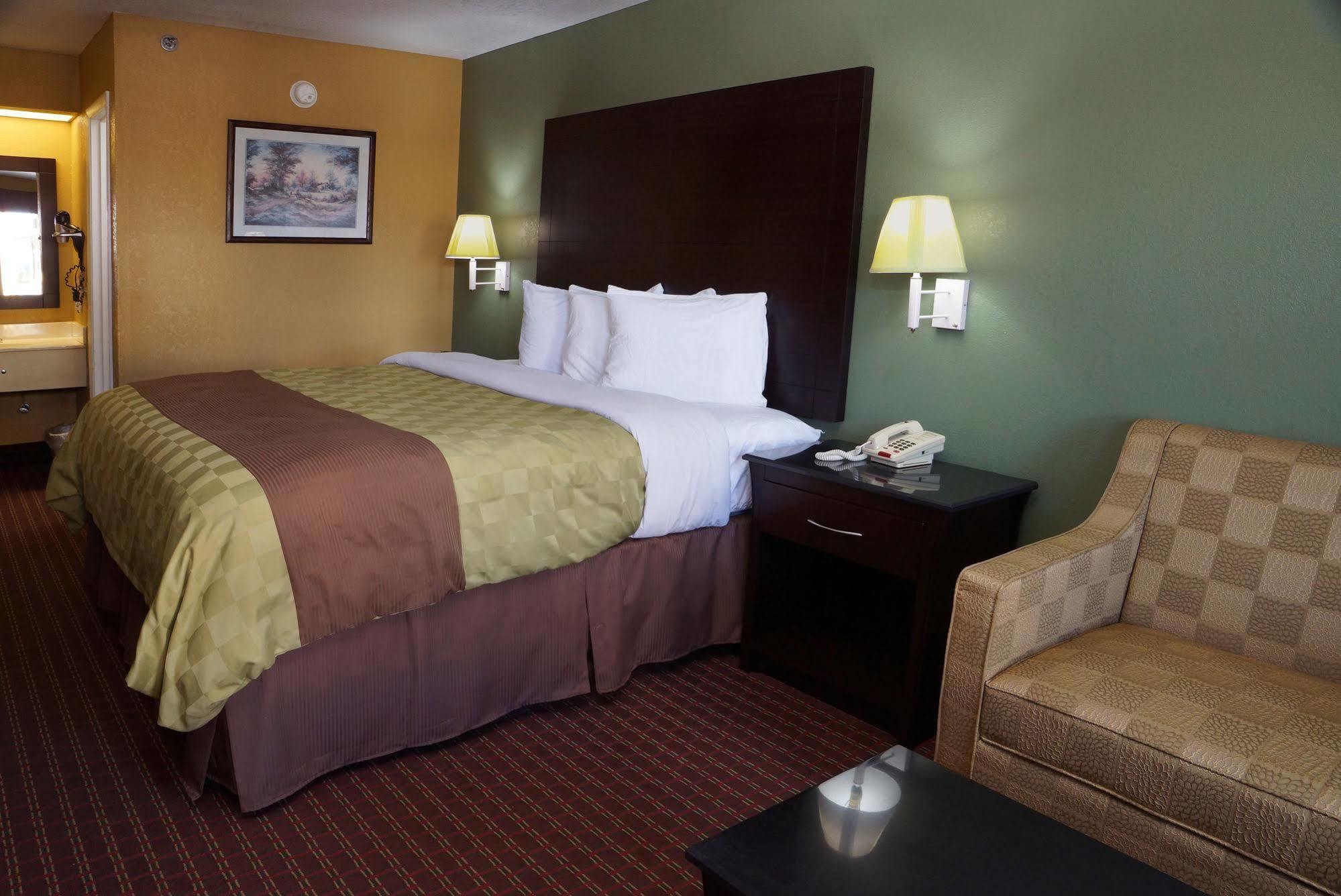 Executive Inn Opp Екстериор снимка