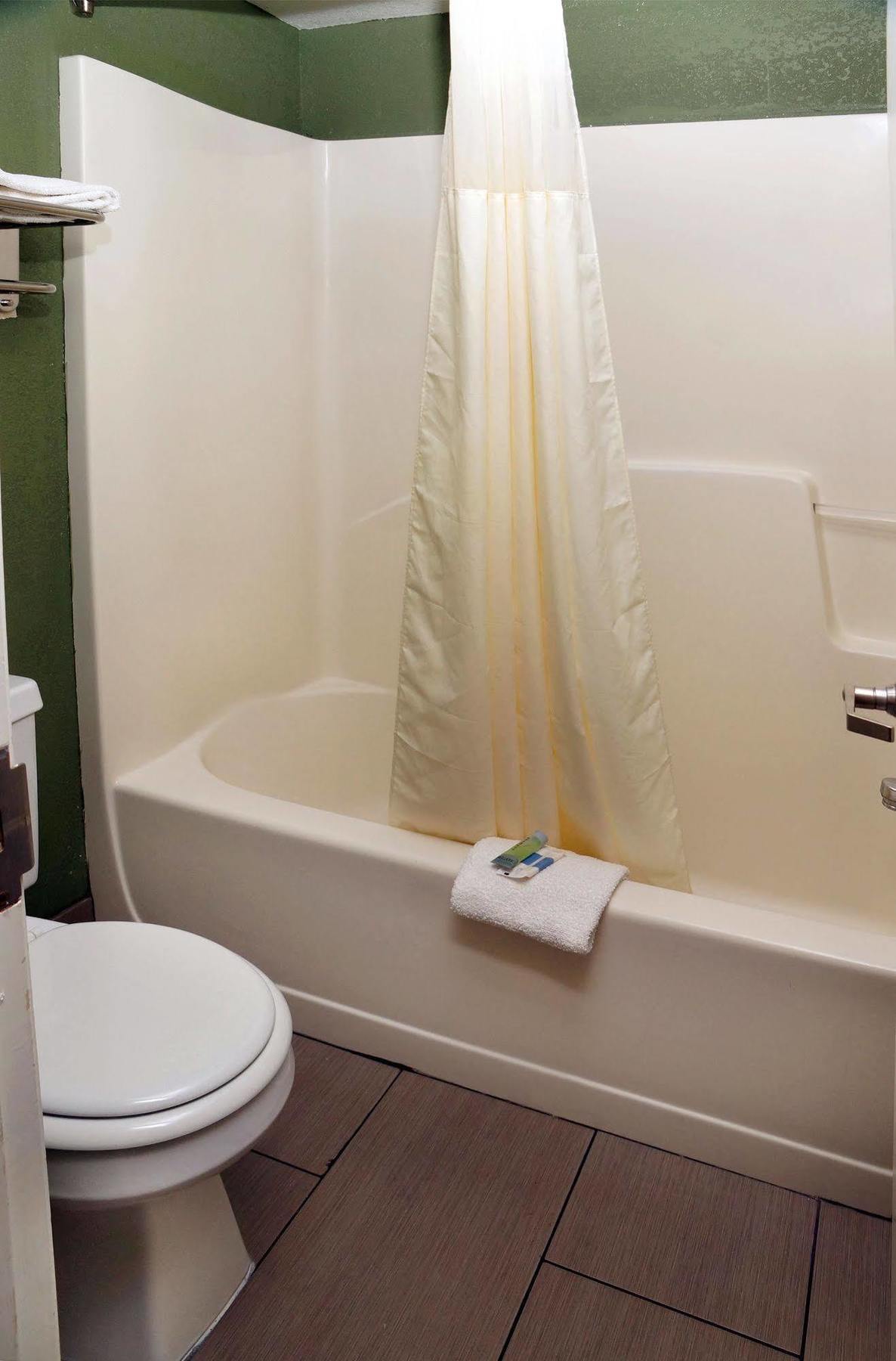 Executive Inn Opp Екстериор снимка